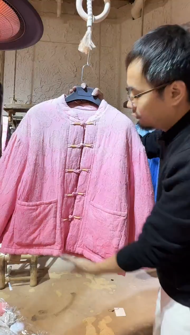 粉染植物染金线盘扣棉服