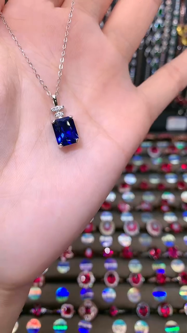 【闪购商品】蓝宝石吊坠(赠链)银S925镶嵌8.10