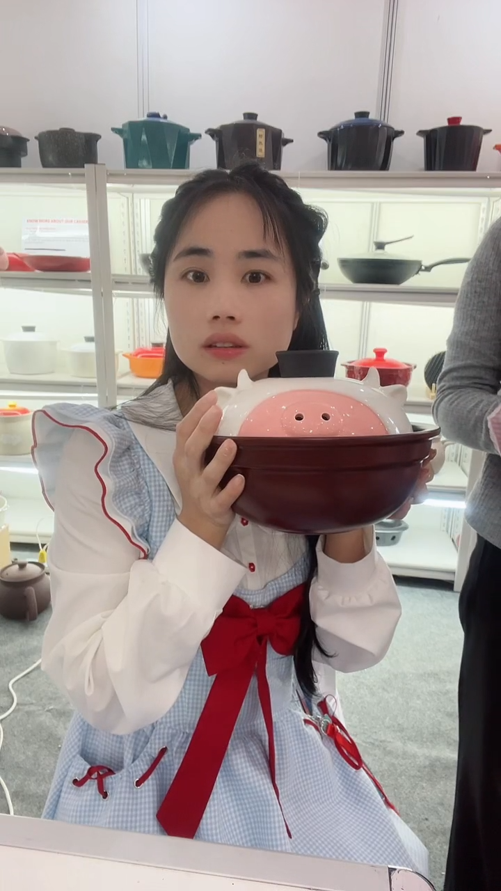 现代瑕疵咖色砂锅碗带盖3933