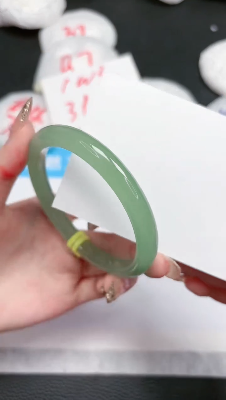 【闪购商品】石英质玉手镯未镶嵌269-63