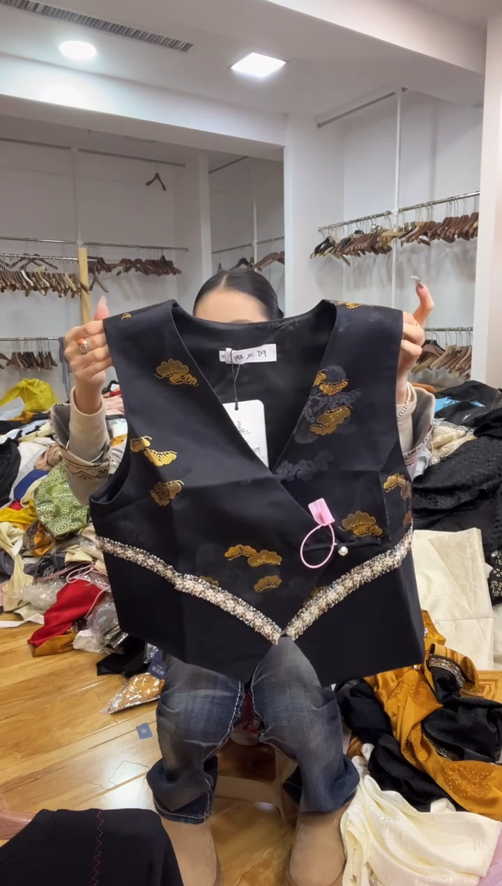 M码      110斤  马甲