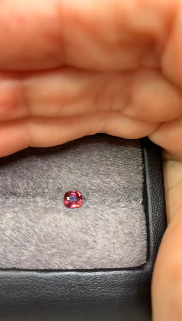 【闪购商品】定制尖晶石裸石未镶嵌枕型 色调 0.51ct
