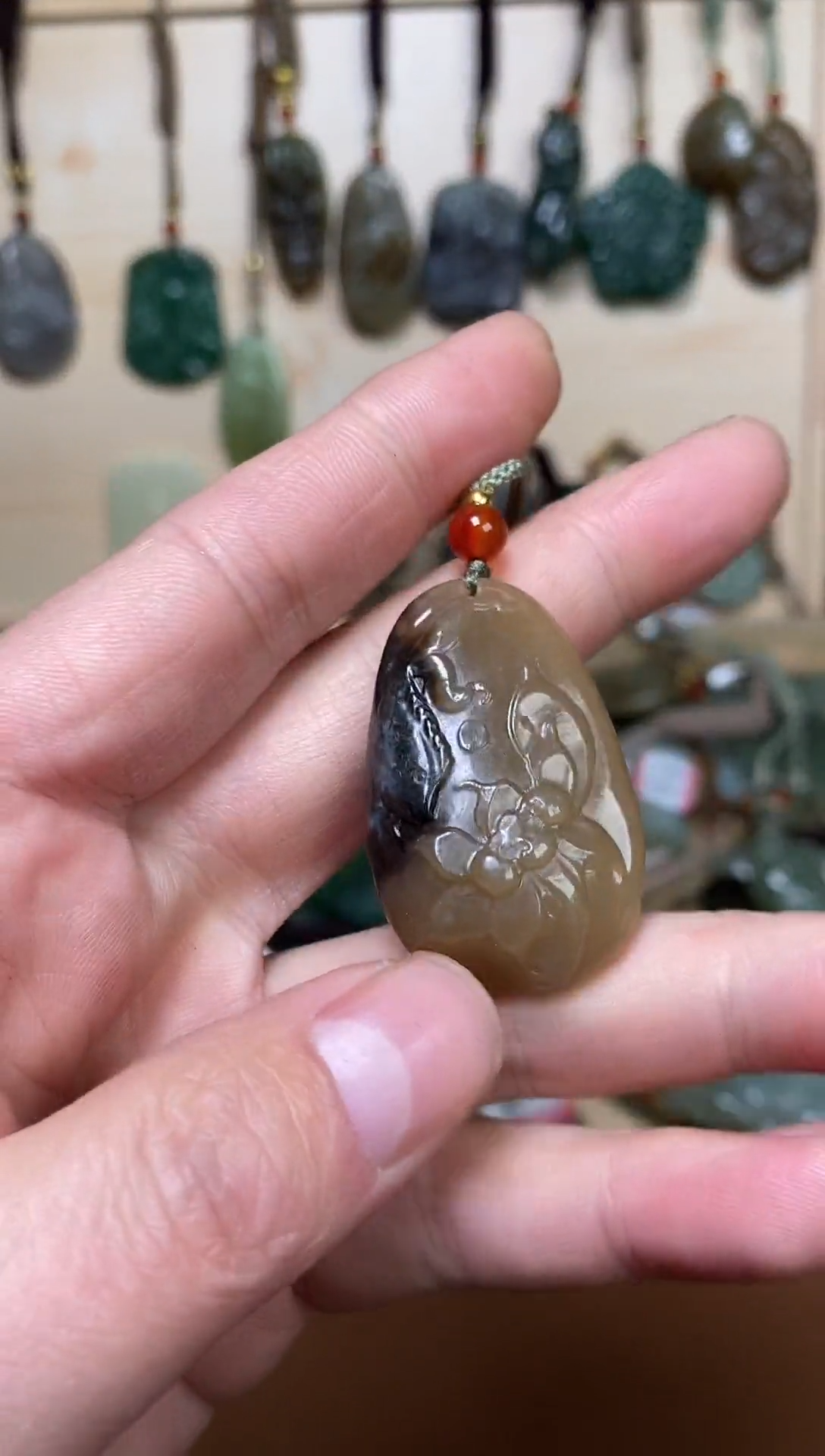 颈饰未镶嵌和田玉1