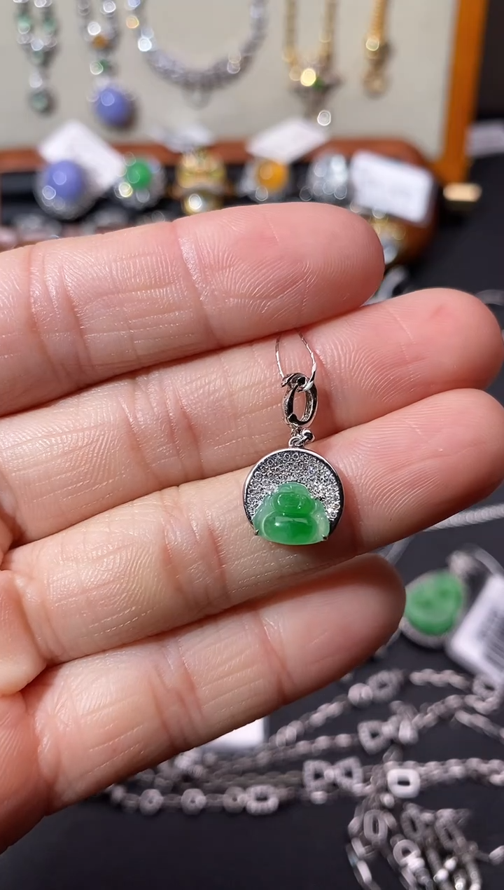 【闪购商品】翡翠颈饰18K金镶嵌吊坠