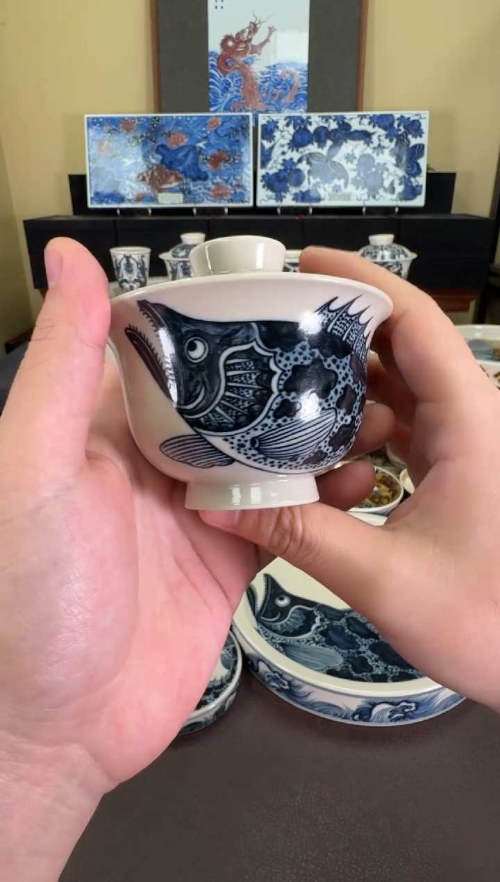 【闪购商品】二号釉鳜鱼纹盖碗