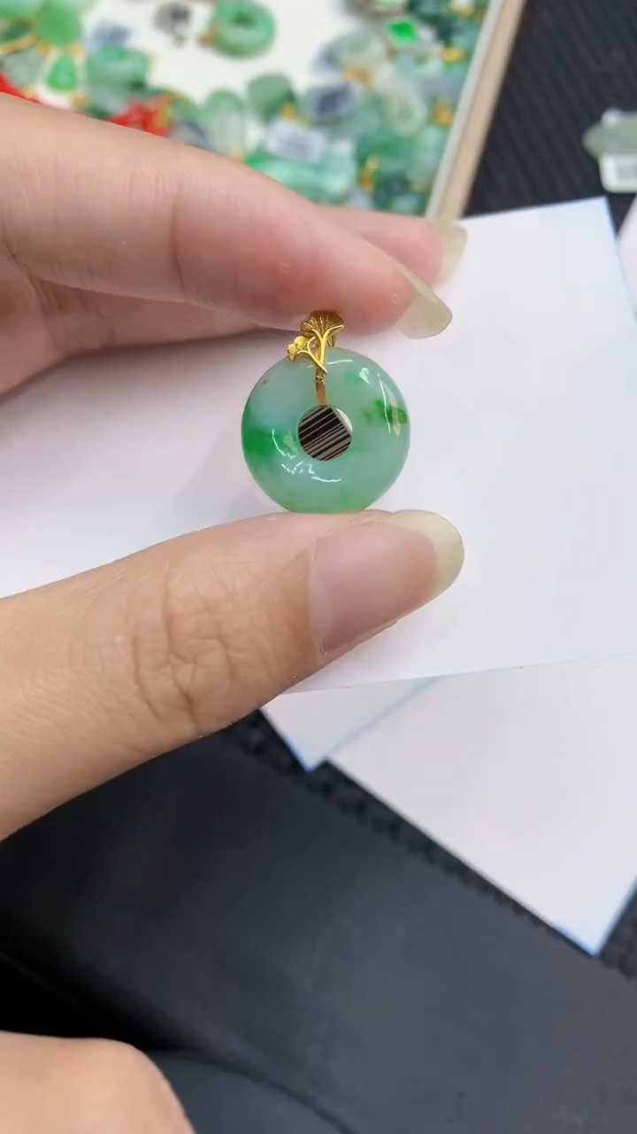 【闪购商品】翡翠颈饰18K金镶嵌            8