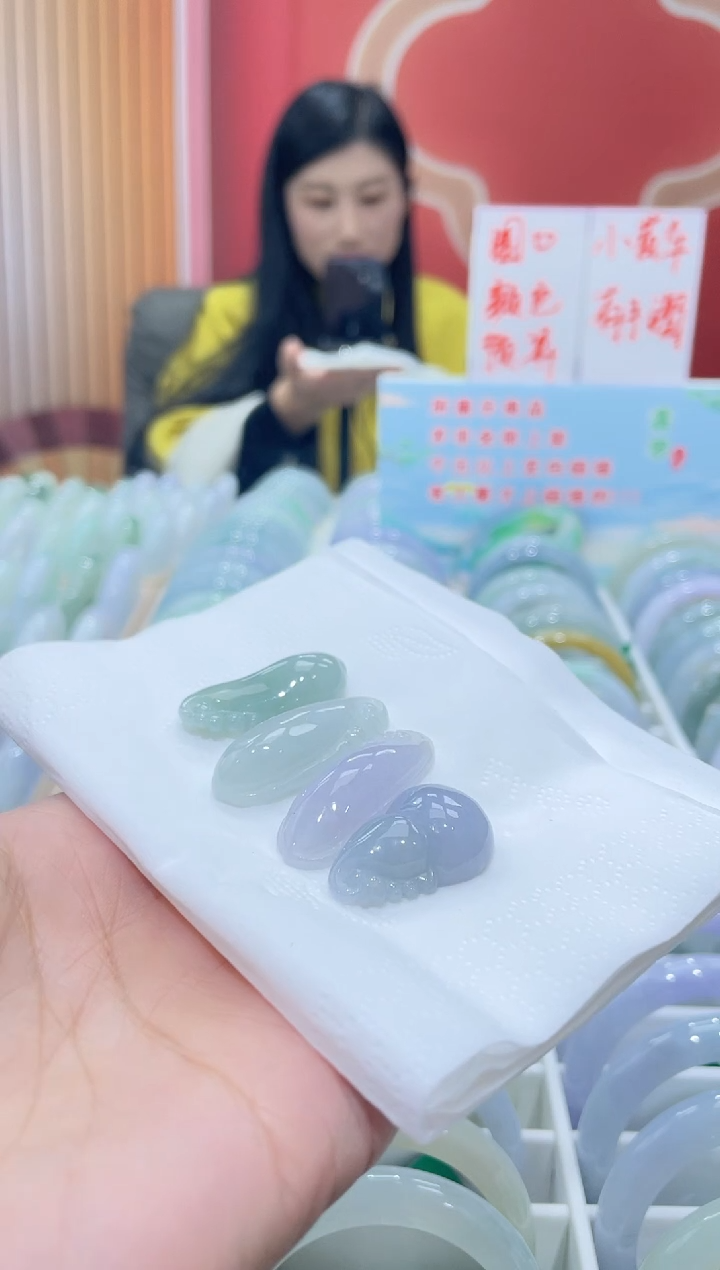 【闪购商品】翡翠颈饰未镶嵌000008032