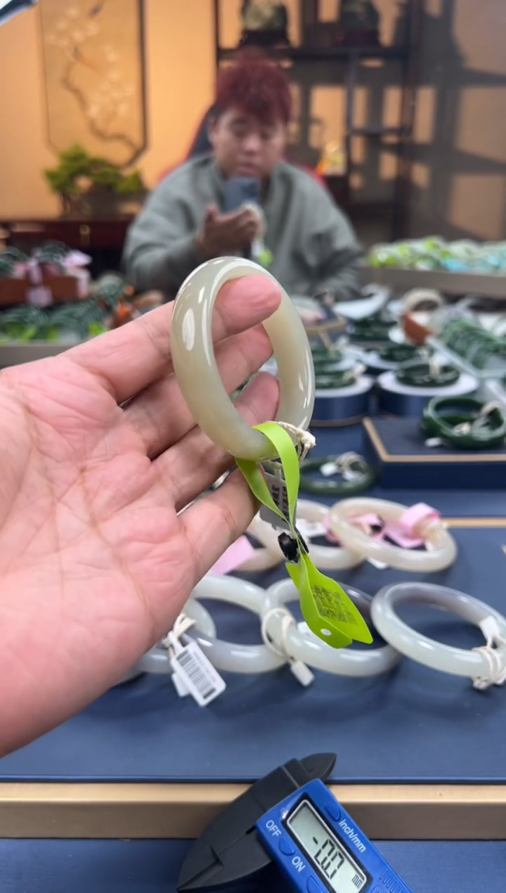 【闪购商品】和田玉手镯未镶嵌A0040-51