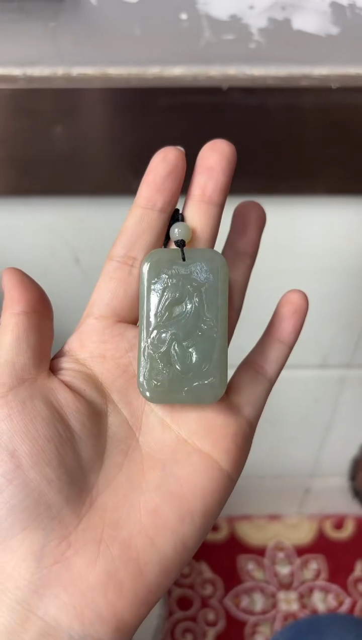 【闪购商品】和田玉吊坠(赠链)未镶嵌且末微色差近矿吊坠