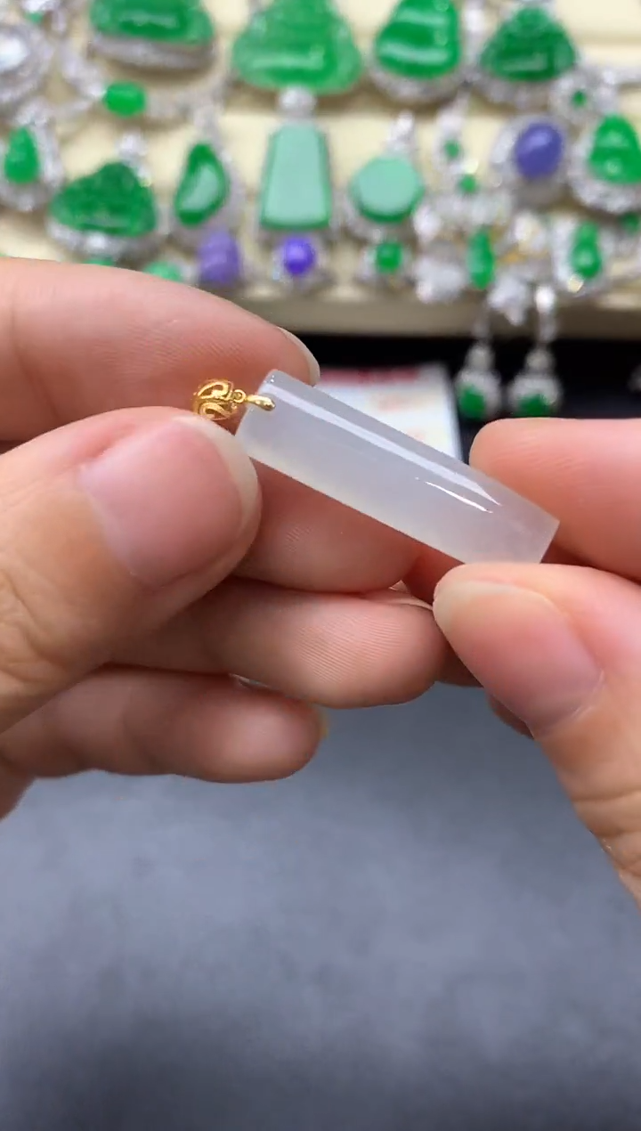 颈饰18K金镶嵌翡翠21-中国好珍宝