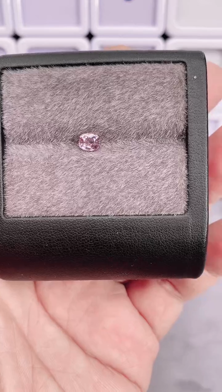 未镶嵌裸石尖晶石0.54