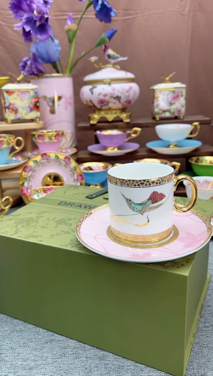 【闪购商品】自然写生白蜂鸟礼盒装