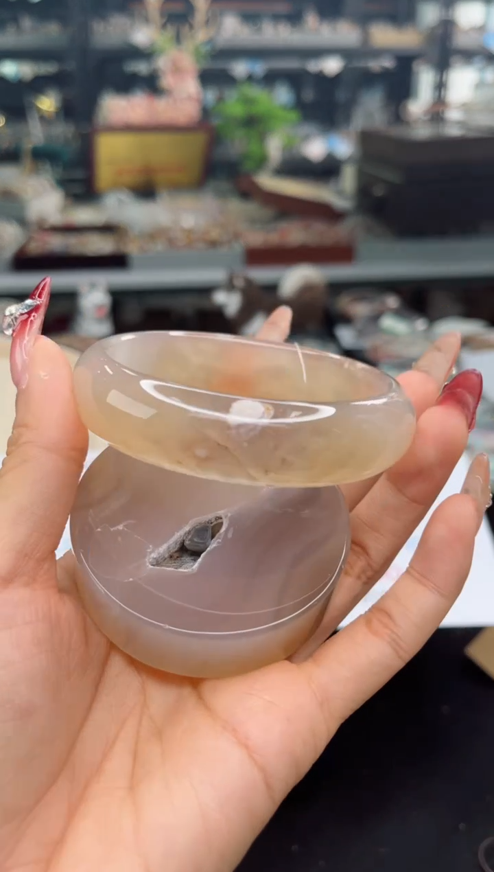 【闪购商品】石英质玉手镯未镶嵌62圈口（赠品镯心）1681366