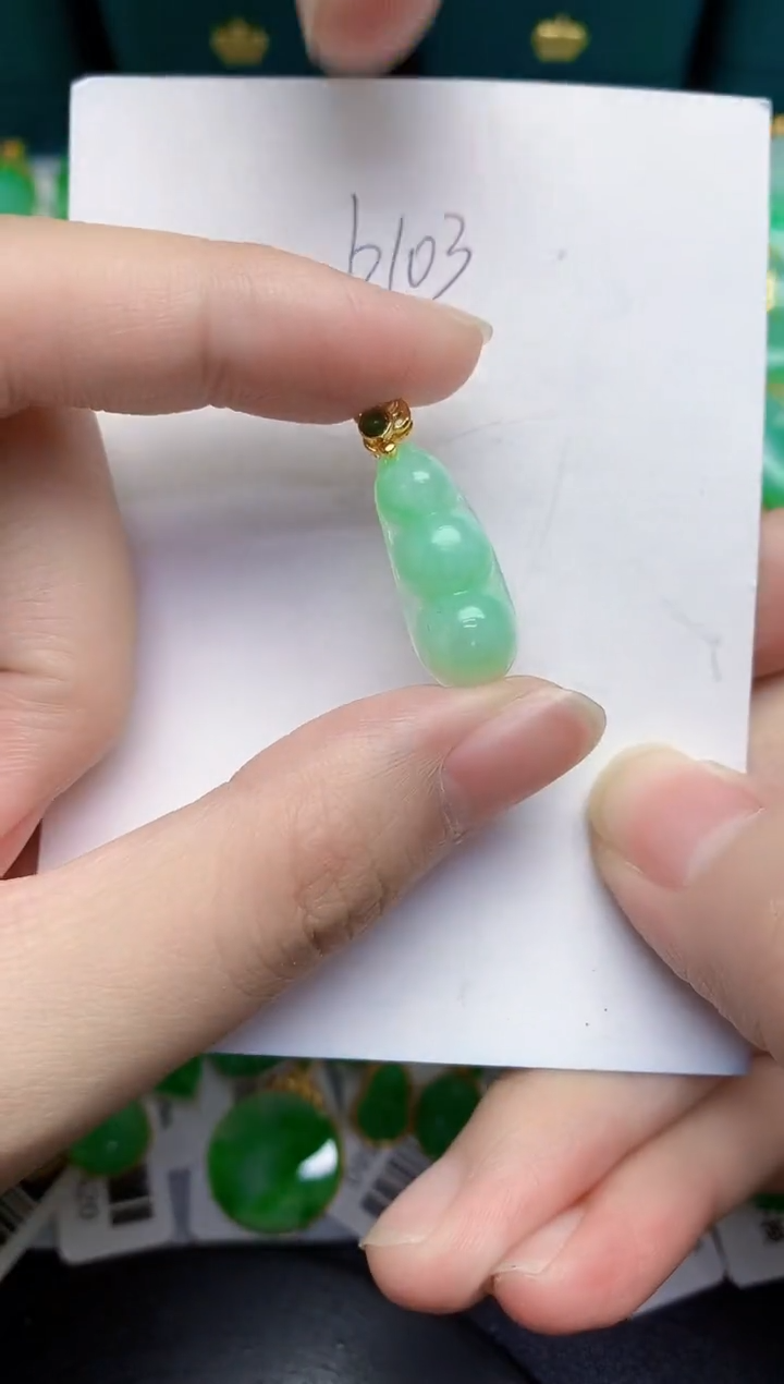 翡翠未镶嵌颈饰000000000