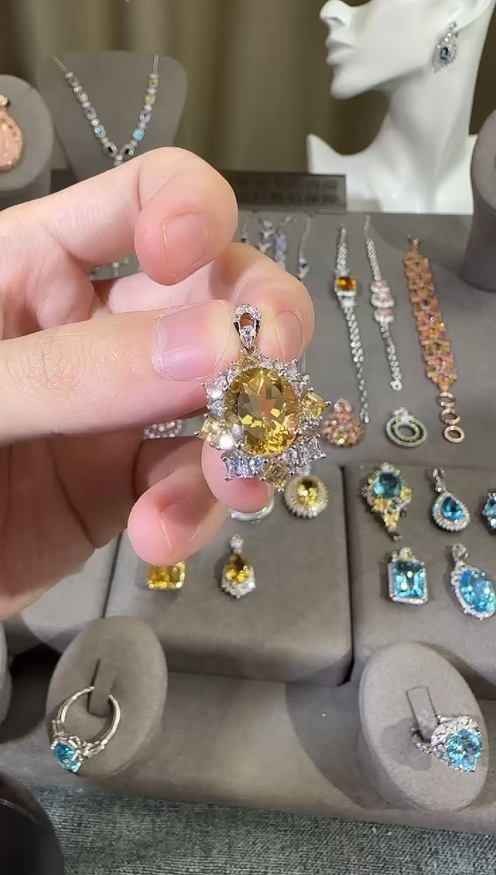 颈饰银S925镶嵌黄晶12*10mm吊坠设计款