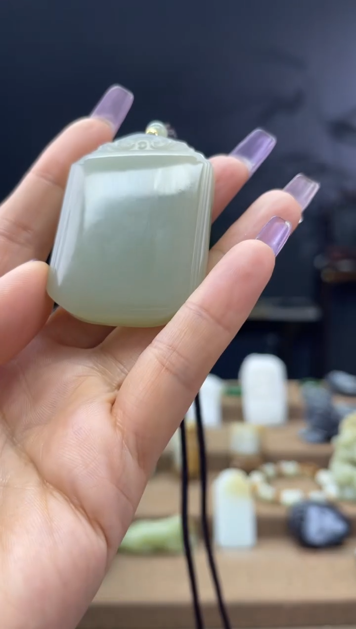 颈饰未镶嵌和田玉1