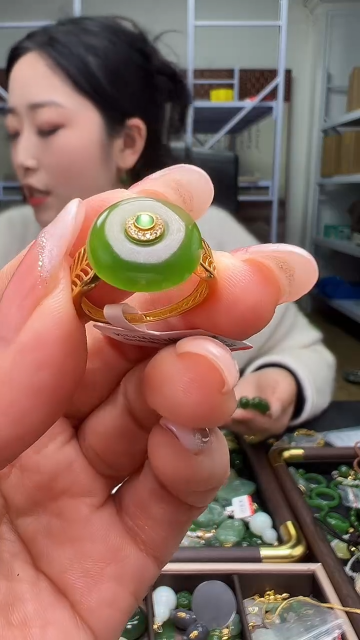 颈饰18K金镶嵌和田玉(多样性发货.发其一）11.08.83