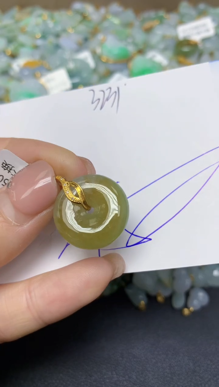 【闪购商品】翡翠挂件18K金镶嵌 天然翡翠A货