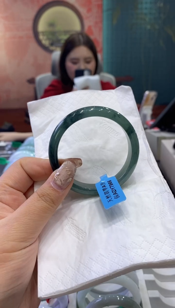 【闪购商品】翡翠手镯未镶嵌多人0012017