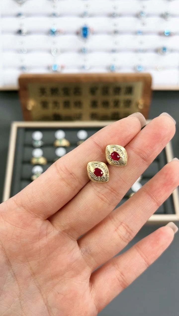 【闪购商品】红宝石耳饰银S925镶嵌D-014