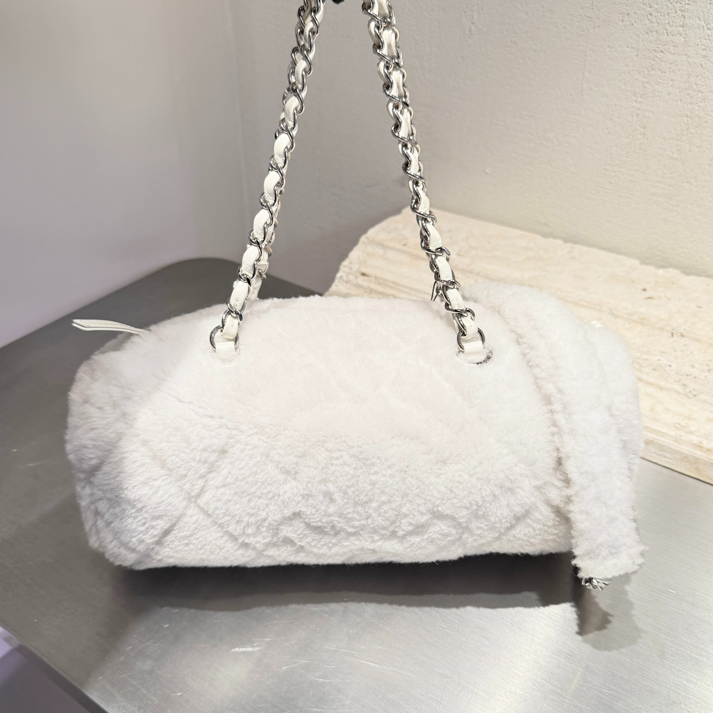 95新 Chanel/香奈儿 正品CHANEL滑雪系列 白色毛绒保龄球包 芯片 