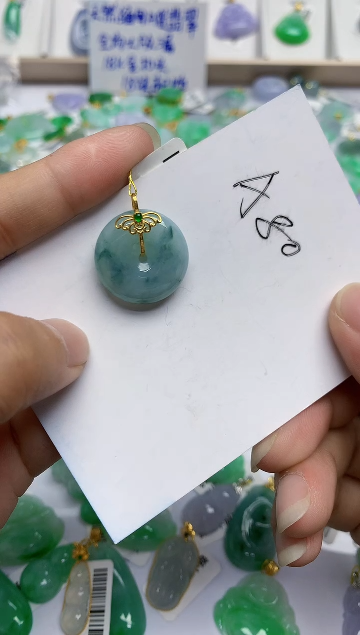 翡翠18K金镶嵌颈饰天然缅甸翡翠A货