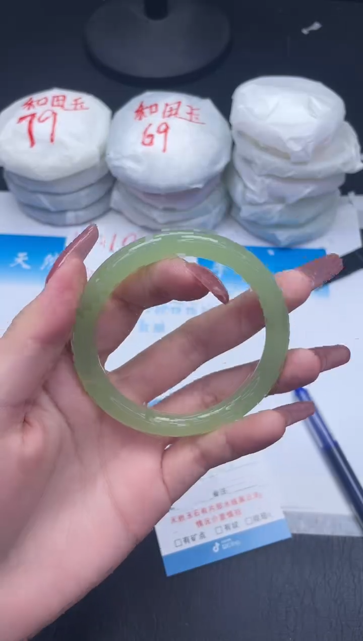 【闪购商品】石英质玉手镯未镶嵌216-57