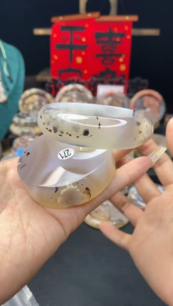 【闪购商品】石英质玉手镯（圆镯）未镶嵌60