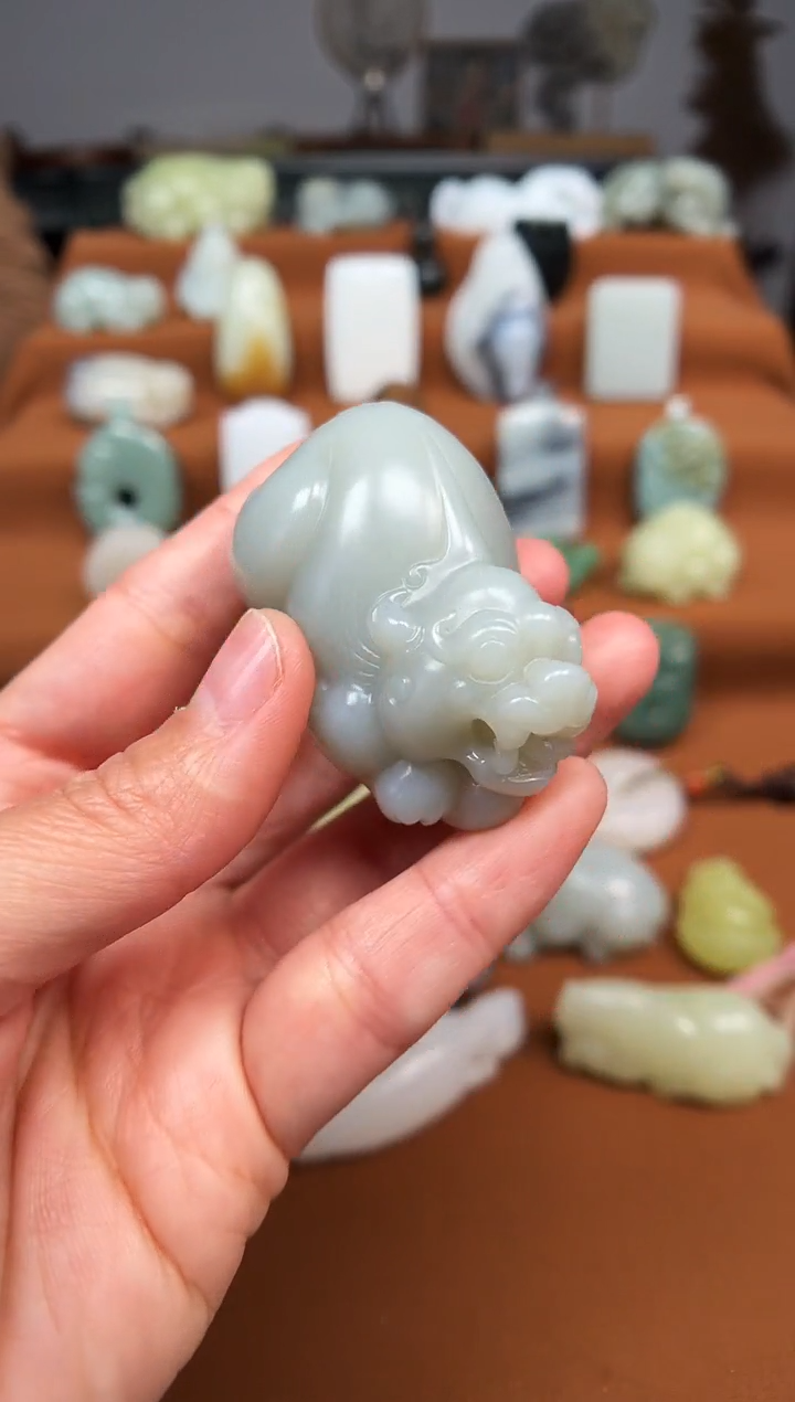 颈饰未镶嵌和田玉貔貅