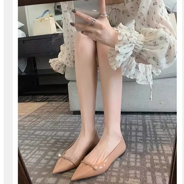 达苏妮2025新款珍珠带气质春秋季尖头浅口平底小粗跟通勤单鞋女鞋