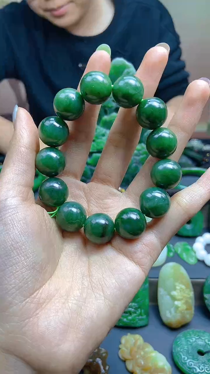 颈饰未镶嵌和田玉1