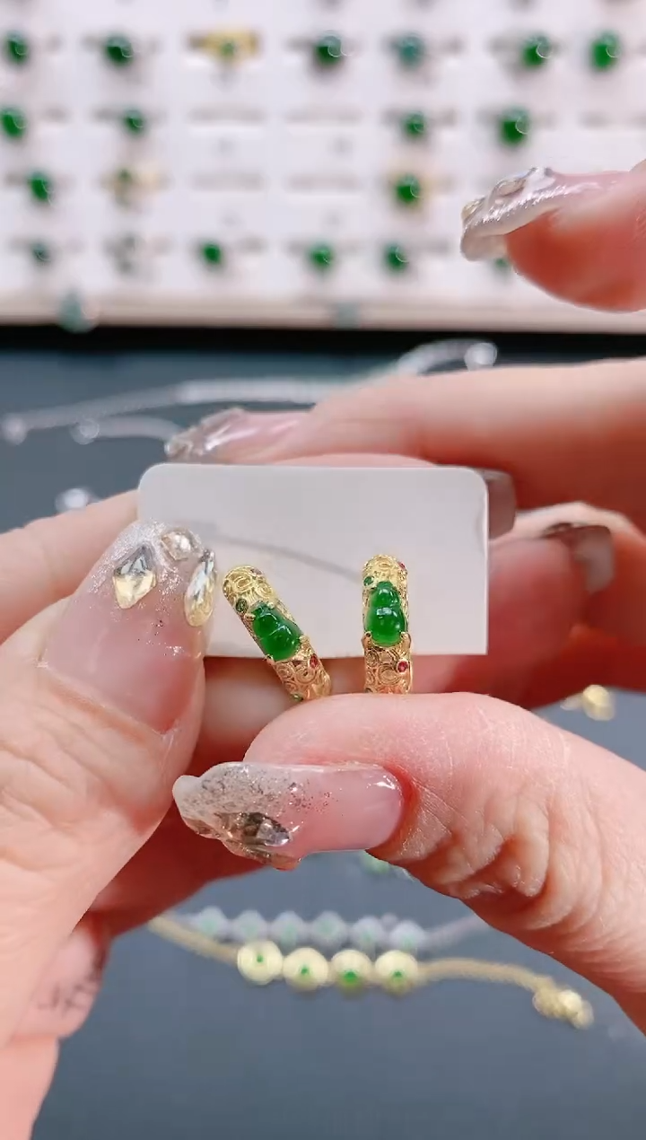 【闪购商品】翡翠耳饰银S925镶嵌天然翡翠