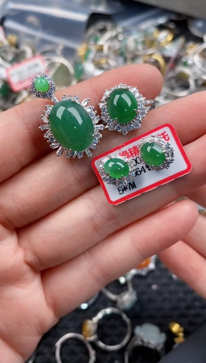 银S925镶嵌戒指翡翠999       2