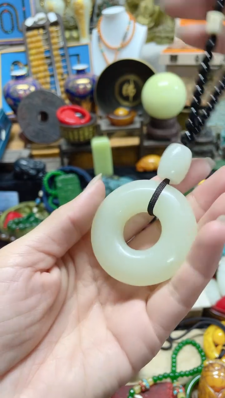 【闪购商品】和田玉（白玉）车挂未镶嵌主播推荐主播推荐