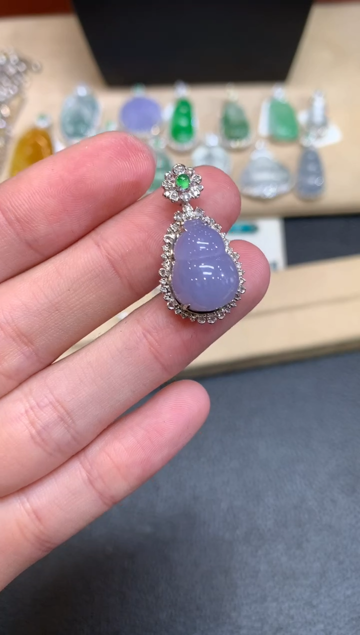 【闪购商品】翡翠颈饰18K金镶嵌葫芦【无服务费】