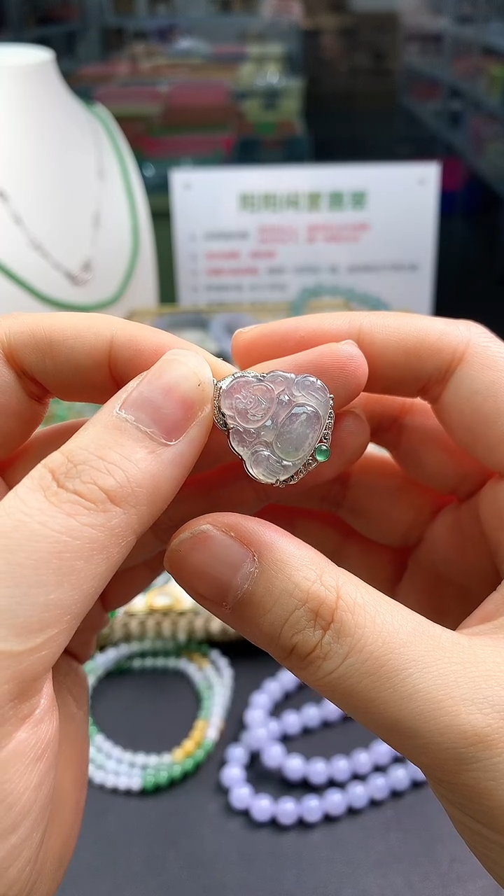 【闪购商品】翡翠颈饰18K金镶嵌翡翠佛公|不退不换