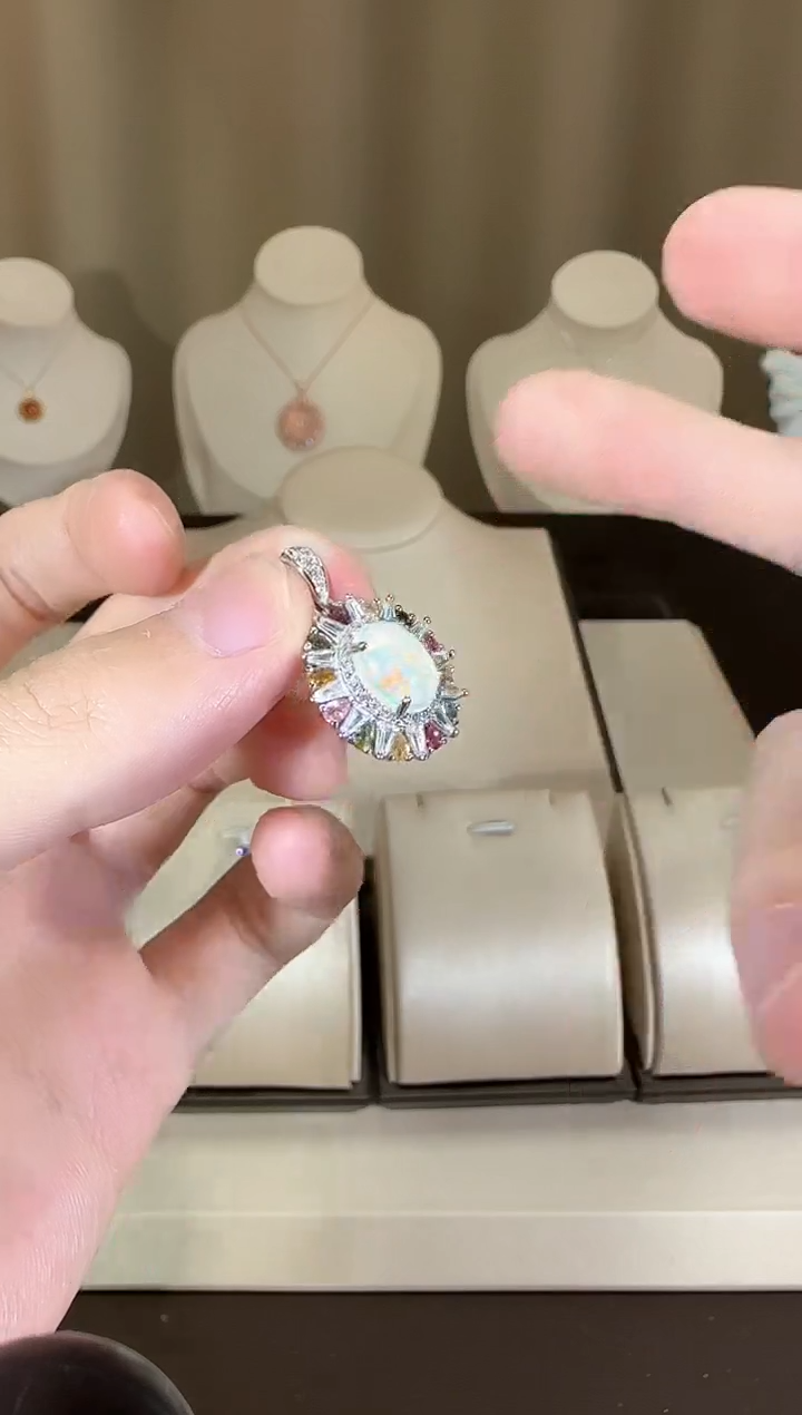 【闪购商品】欧泊珠宝奇石银S925镶嵌设计款吊坠