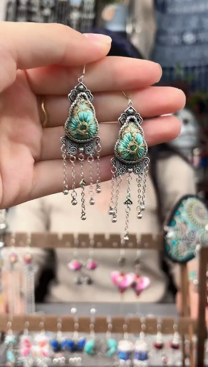 织绣民族风非遗老绣饰品413