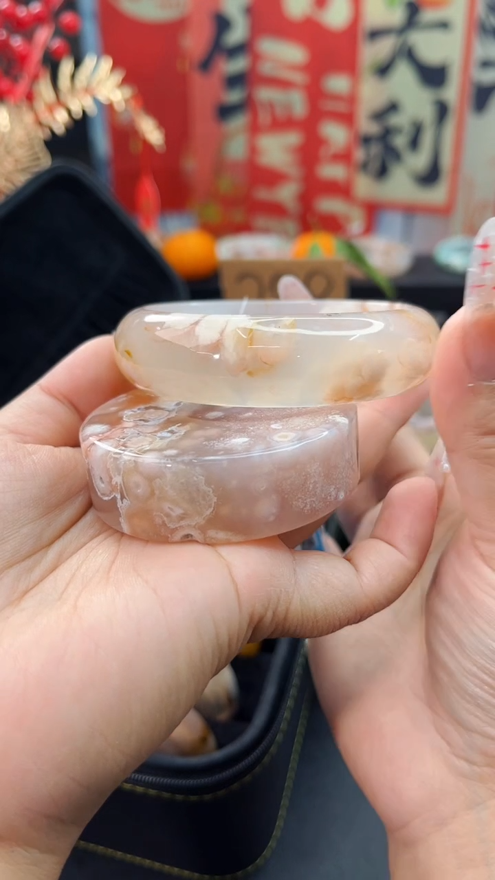 【闪购商品】石英质玉手镯未镶嵌赠送镯心（圈口）63