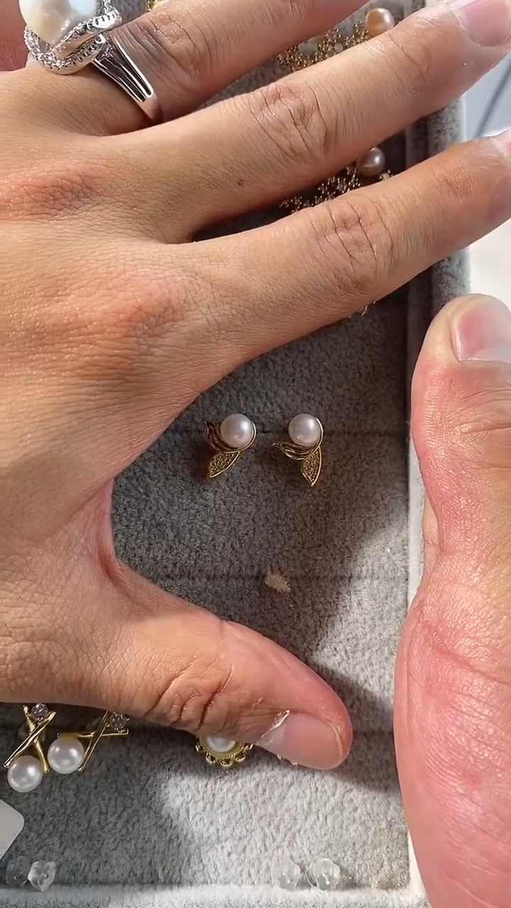 【闪购商品】淡水珍珠耳饰未镶嵌鱼尾耳钉