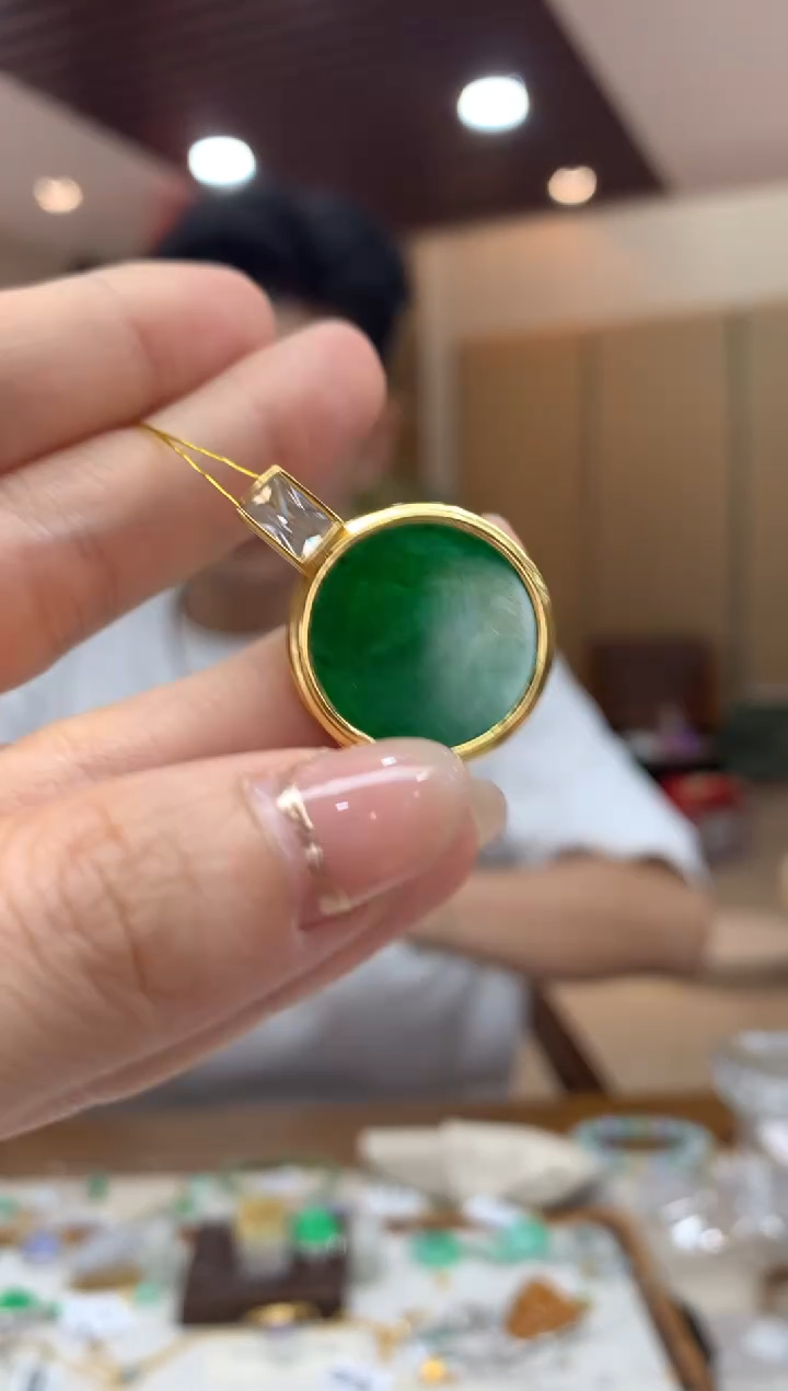 吊坠(不含链)未镶嵌翡翠圆牌