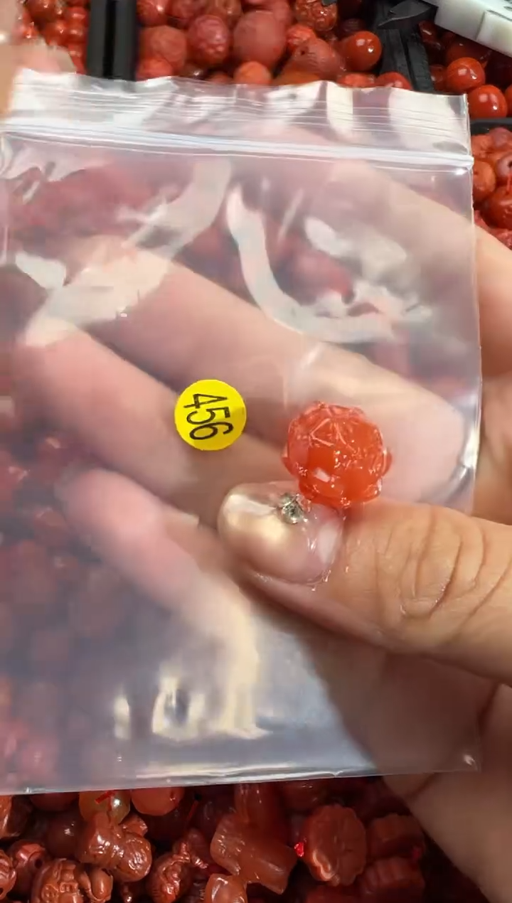 南红玛瑙合金颈饰1