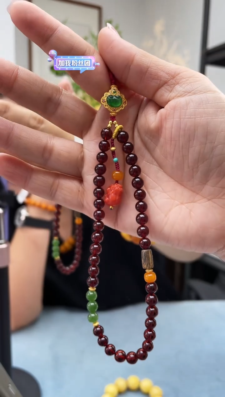 未镶嵌琥珀珠宝奇石发一件