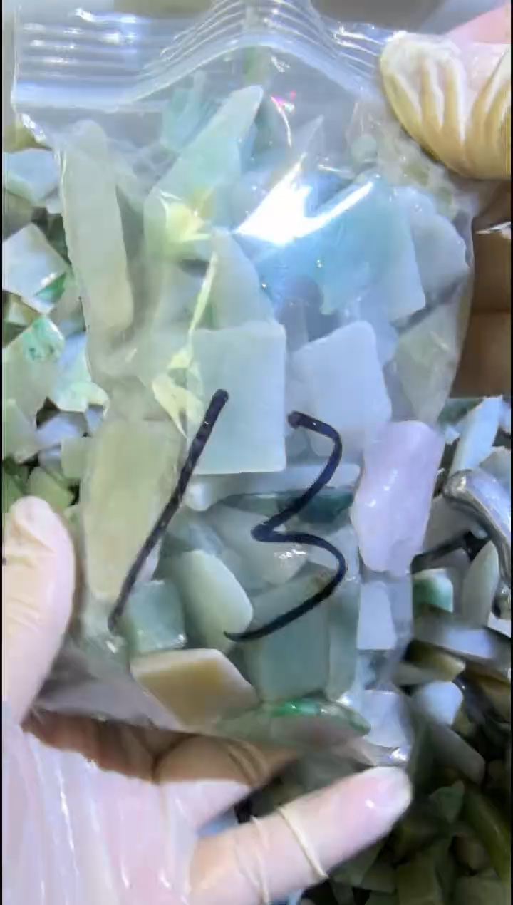 【闪购商品】翡翠颈饰未镶嵌天然翡翠边角中号500克13