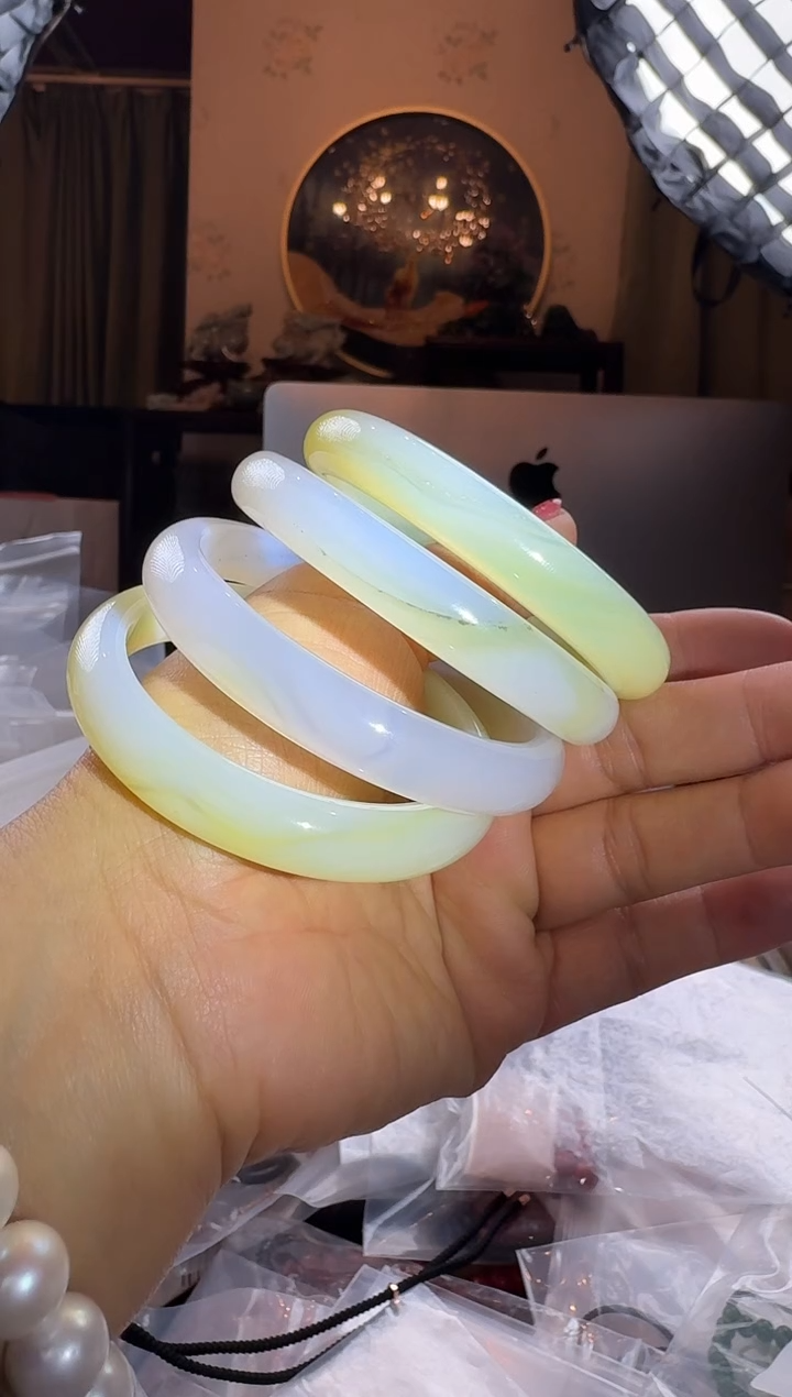 【闪购商品】玛瑙/玉髓手镯未镶嵌玉髓手镯