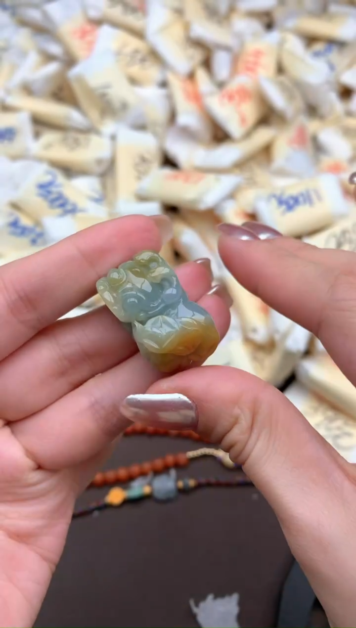 【闪购商品】翡翠挂件未镶嵌一