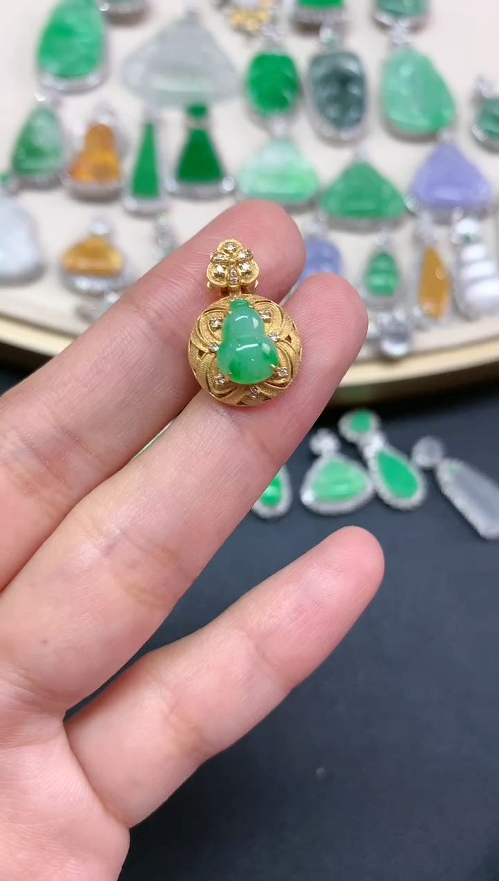 【闪购商品】翡翠吊坠(不含链)18K金镶嵌Q43|2980