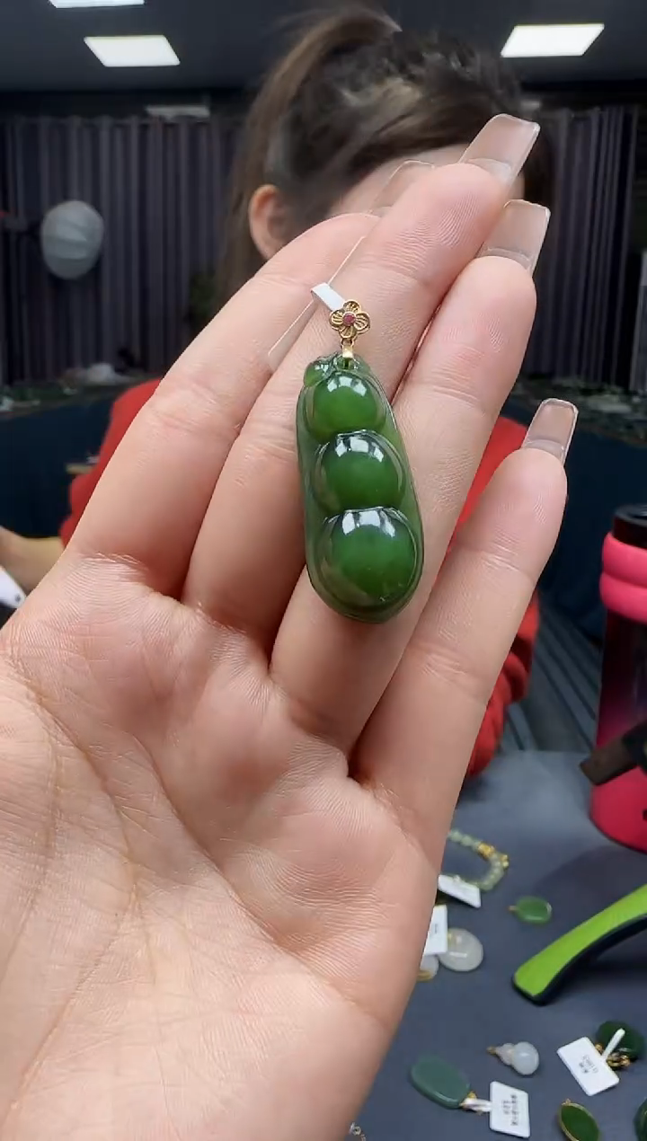 【闪购商品】和田玉挂件18K金镶嵌1