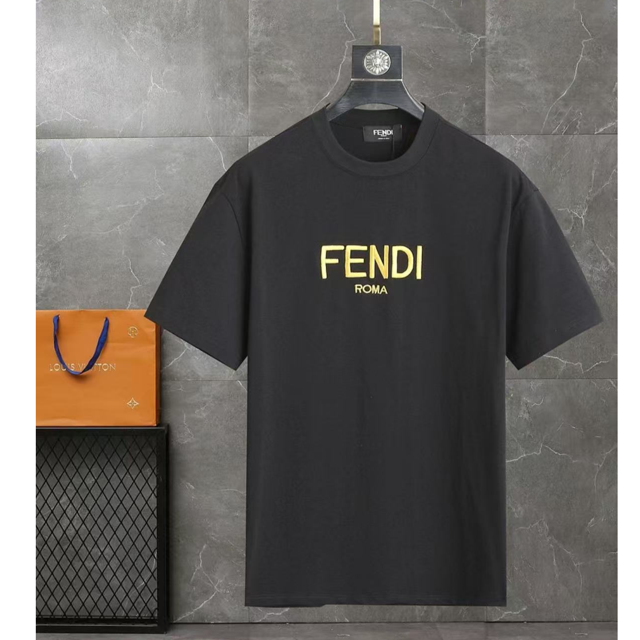 未使用 FENDI/芬迪 双双臻选/vv02667/芬迪短袖/L