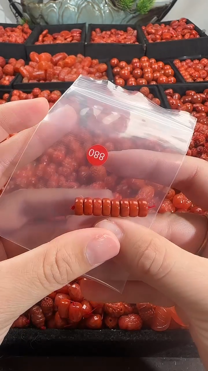 颈饰未镶嵌南红玛瑙1